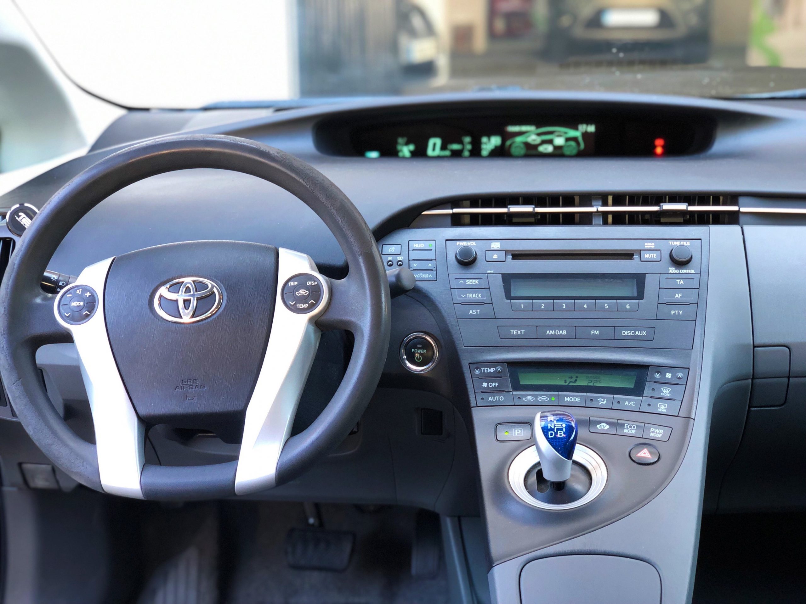 TOYOTA PRIUS 2011